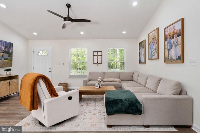 174 SHOREWOOD DR, Colonial Beach, VA 22443