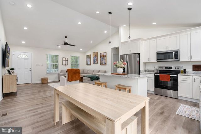 174 SHOREWOOD DR, Colonial Beach, VA 22443
