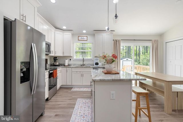 174 SHOREWOOD DR, Colonial Beach, VA 22443