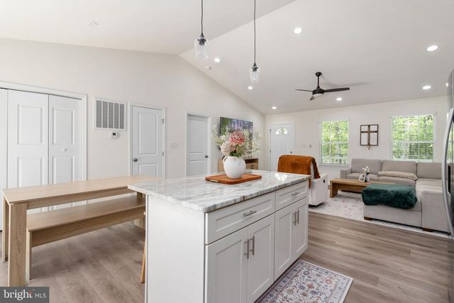 174 SHOREWOOD DR, Colonial Beach, VA 22443