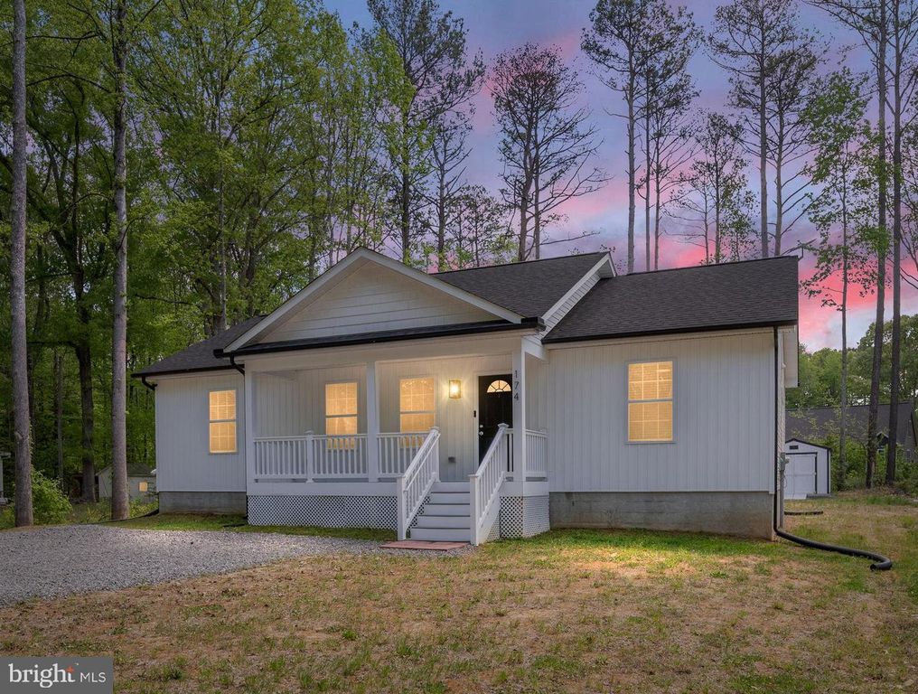 174 SHOREWOOD DR, Colonial Beach, VA 22443