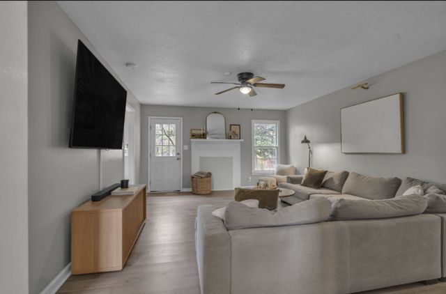 1202 Windchase Dr, Clarksville, TN 37042