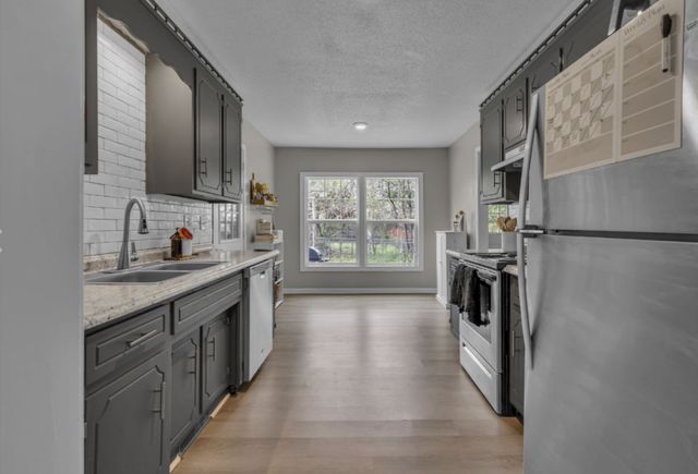 1202 Windchase Dr, Clarksville, TN 37042