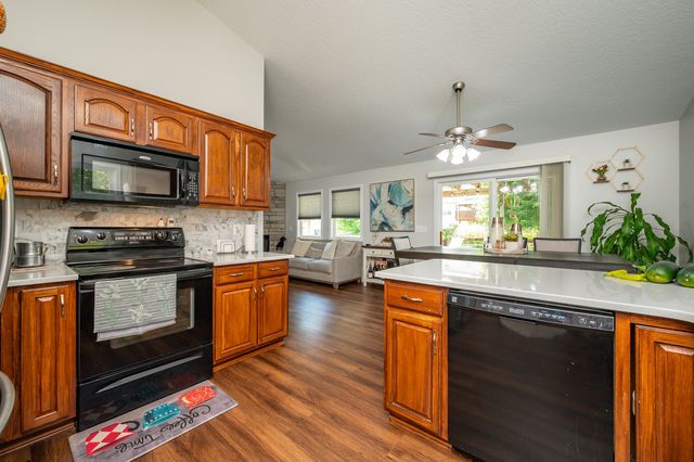 5746 SE 31st Court, Des Moines, IA 50320