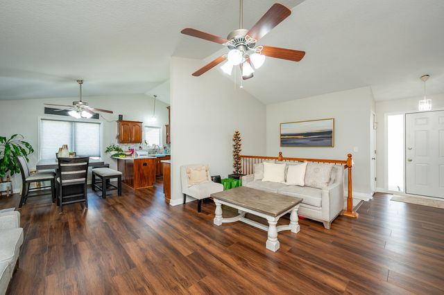 5746 SE 31st Court, Des Moines, IA 50320