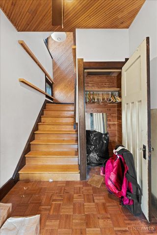 558 Howell Avenue, Cincinnati, OH 45220