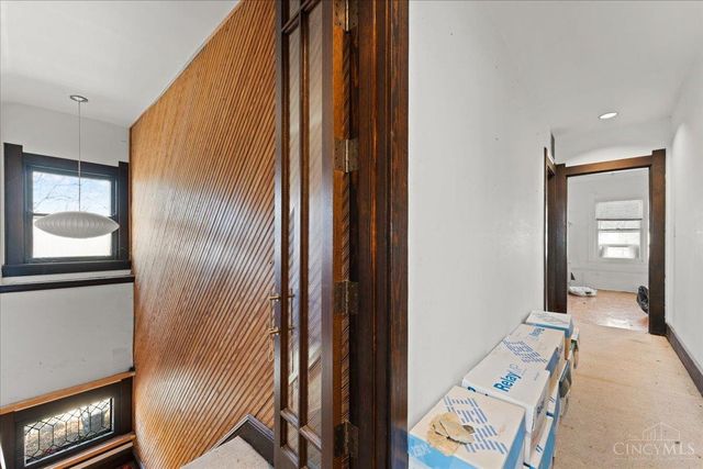 558 Howell Avenue, Cincinnati, OH 45220