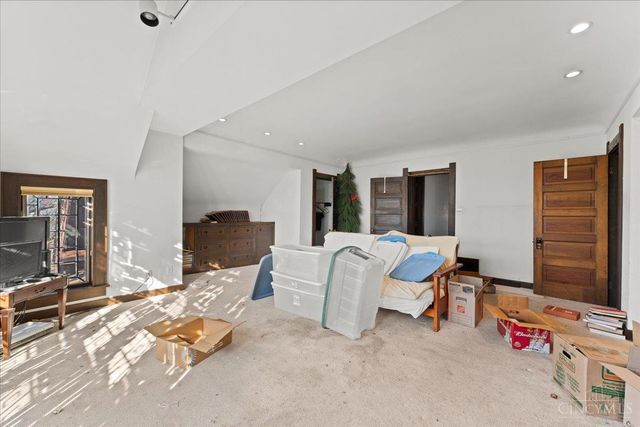 558 Howell Avenue, Cincinnati, OH 45220