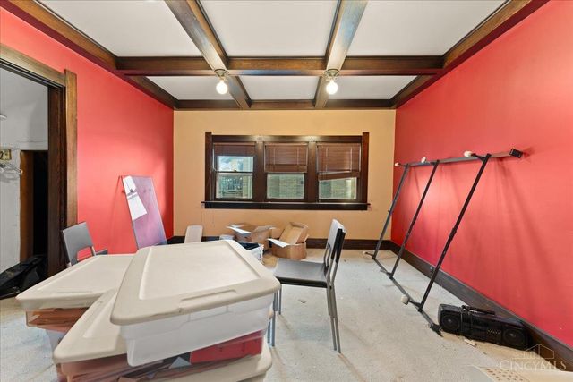 558 Howell Avenue, Cincinnati, OH 45220