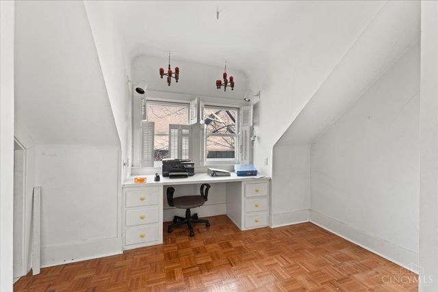 558 Howell Avenue, Cincinnati, OH 45220