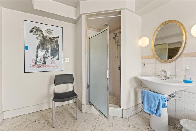 558 Howell Avenue, Cincinnati, OH 45220