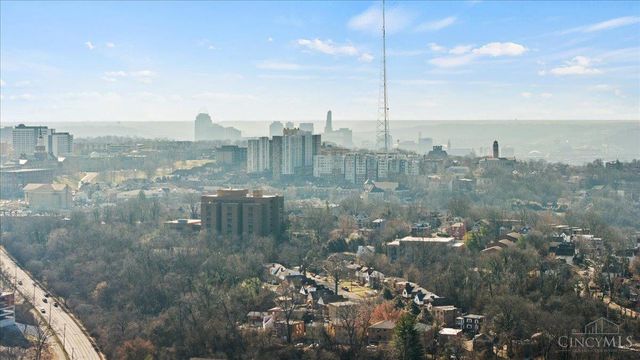 558 Howell Avenue, Cincinnati, OH 45220