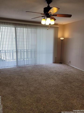 3678 Hidden Dr Apt 901, San Antonio, TX 78217