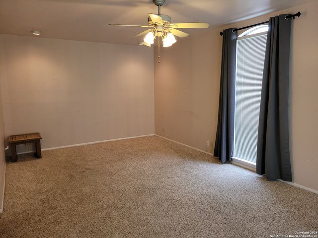3678 Hidden Dr Apt 901, San Antonio, TX 78217