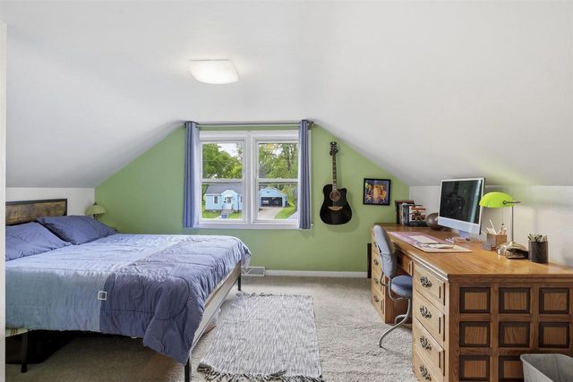 1420 N OWAISSA STREET, Appleton, WI 54911