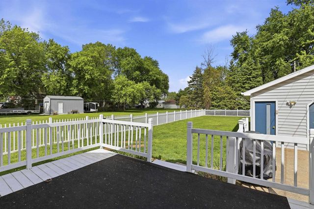 1420 N OWAISSA STREET, Appleton, WI 54911