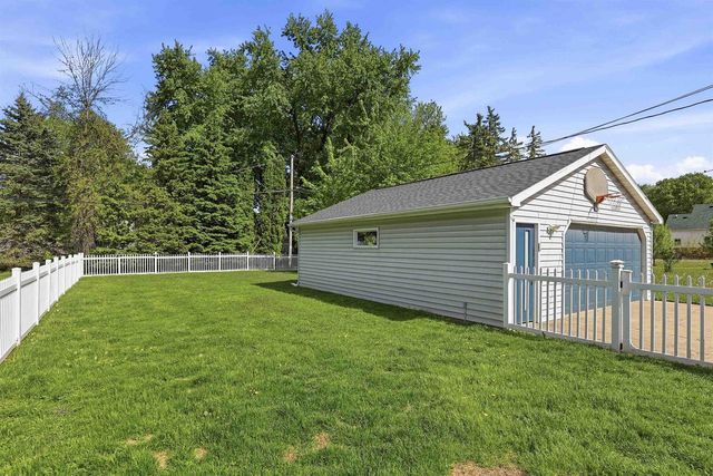 1420 N OWAISSA STREET, Appleton, WI 54911