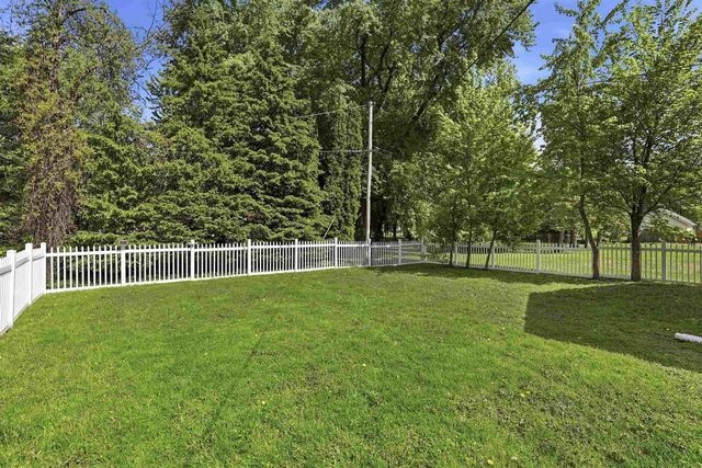 1420 N OWAISSA STREET, Appleton, WI 54911