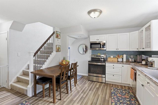 1420 N OWAISSA STREET, Appleton, WI 54911