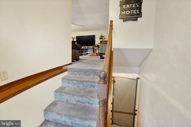 35 KLINE AVE, Manchester, PA 17345