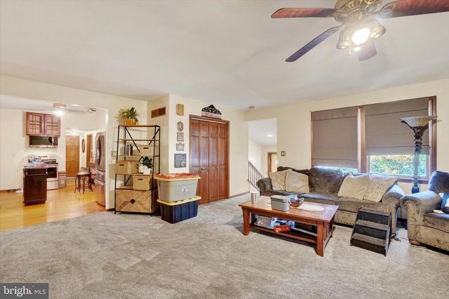 35 KLINE AVE, Manchester, PA 17345