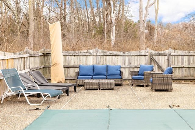 36 Fisher Road, Southborough, MA 01772