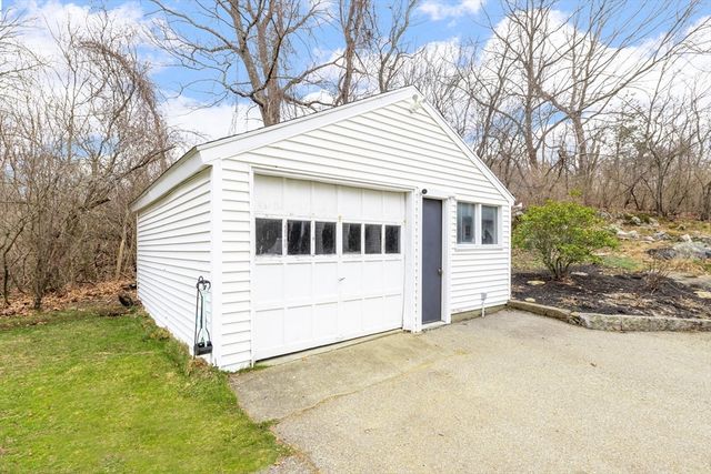 36 Fisher Road, Southborough, MA 01772