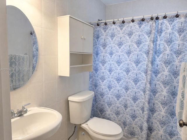 951 E 18th Street, Hialeah, FL 33013