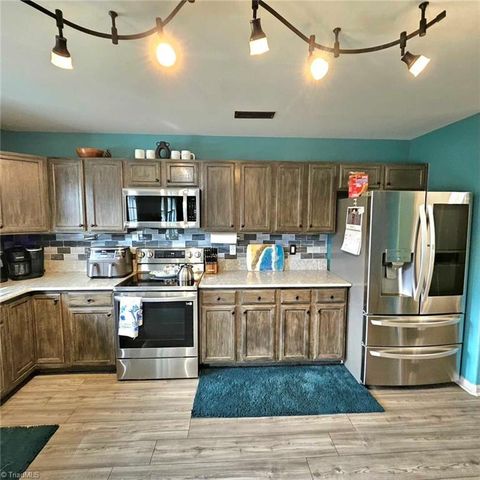 4555 Ramseur Drive, Winston-salem, NC 27101