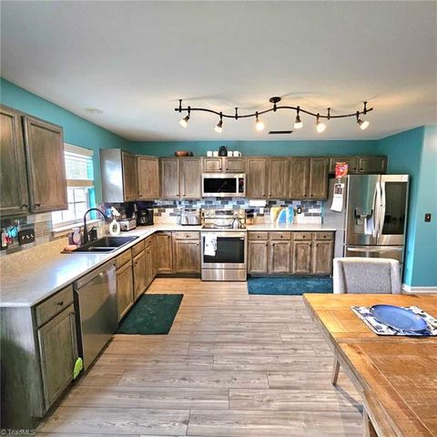 4555 Ramseur Drive, Winston-salem, NC 27101