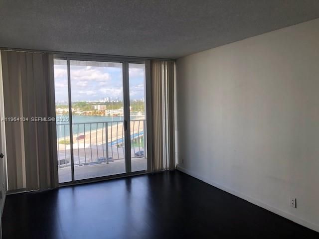 7601 E Treasure Dr 915, North Bay Village, FL 33141