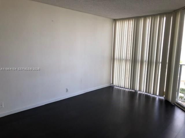 7601 E Treasure Dr 915, North Bay Village, FL 33141