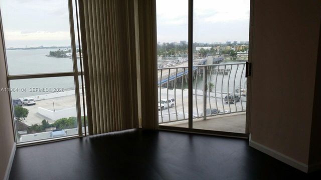 7601 E Treasure Dr 915, North Bay Village, FL 33141