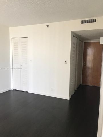 7601 E Treasure Dr 915, North Bay Village, FL 33141