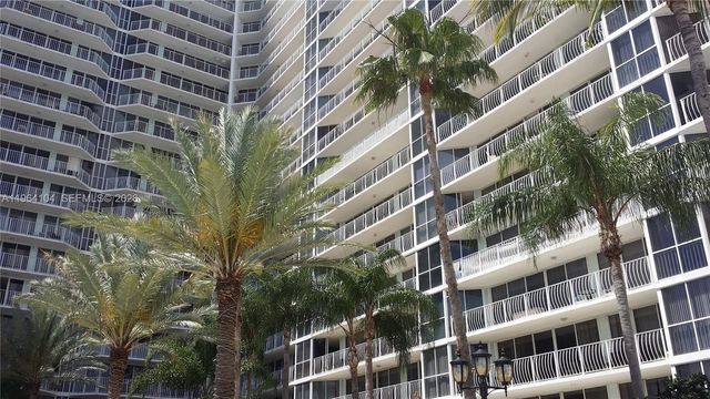 7601 E Treasure Dr 915, North Bay Village, FL 33141