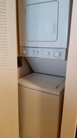 7601 E Treasure Dr 915, North Bay Village, FL 33141