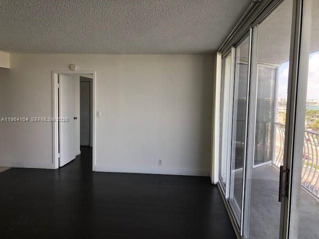 7601 E Treasure Dr 915, North Bay Village, FL 33141