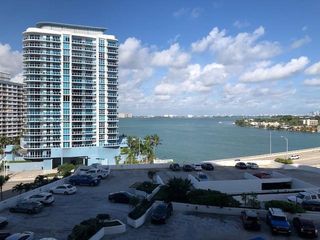 7601 E Treasure Dr 915, North Bay Village, FL 33141