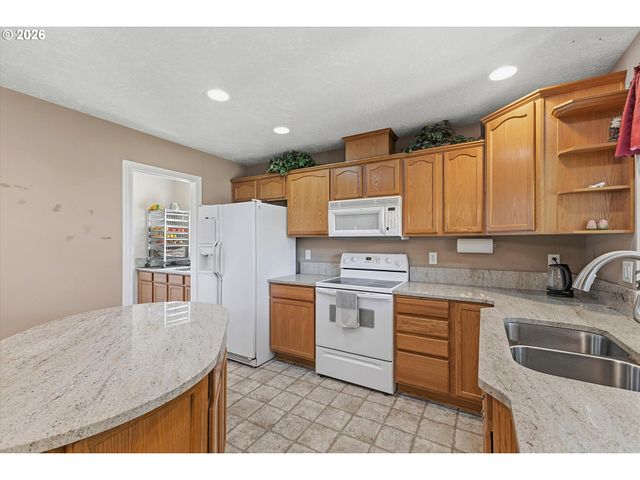 1967 Nw PENNY Ln, Mc Minnville, OR 97128