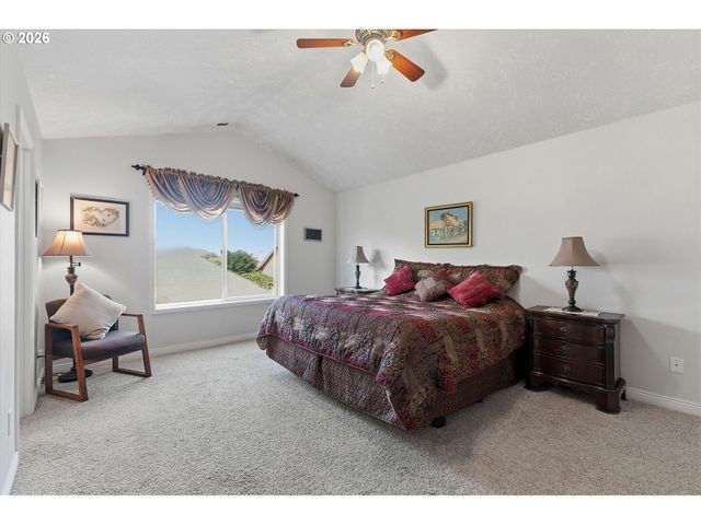 1967 Nw PENNY Ln, Mc Minnville, OR 97128