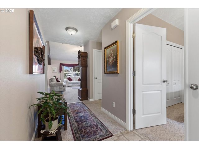 1967 Nw PENNY Ln, Mc Minnville, OR 97128