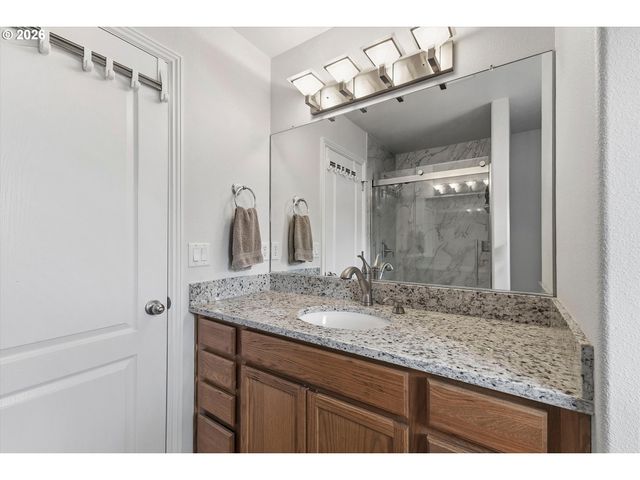 1967 Nw PENNY Ln, Mc Minnville, OR 97128