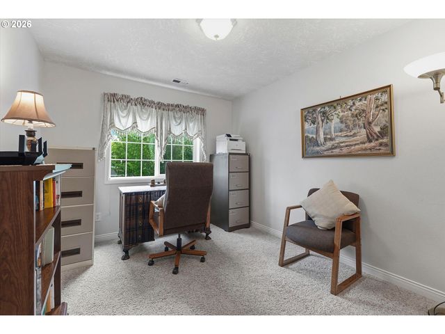 1967 Nw PENNY Ln, Mc Minnville, OR 97128