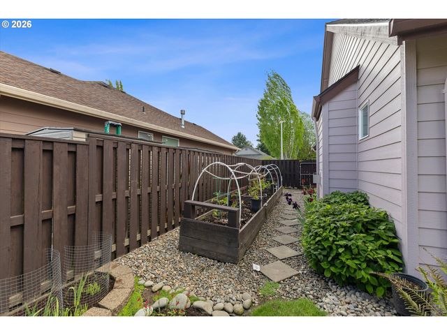 1967 Nw PENNY Ln, Mc Minnville, OR 97128