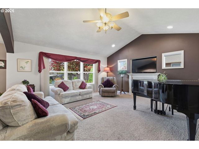 1967 Nw PENNY Ln, Mc Minnville, OR 97128