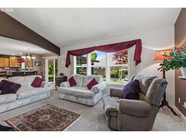 1967 Nw PENNY Ln, Mc Minnville, OR 97128