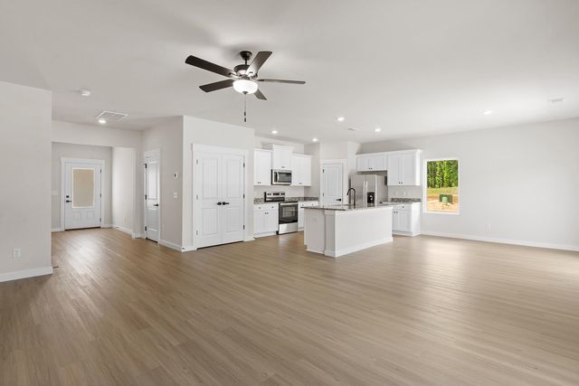 1237 Crested Iris Street, Moore, SC 29369