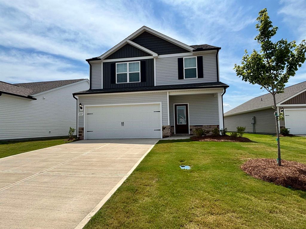 1237 Crested Iris Street, Moore, SC 29369