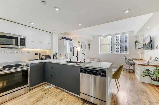 111 E Flagler St 708, Miami, FL 33131