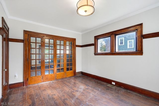 17930 Chagrin Boulevard, Shaker Heights, OH 44122